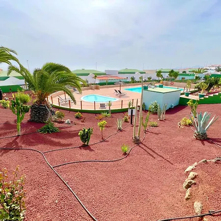 Mit Meerblick Und Gemeinschaftspool Апартаменты